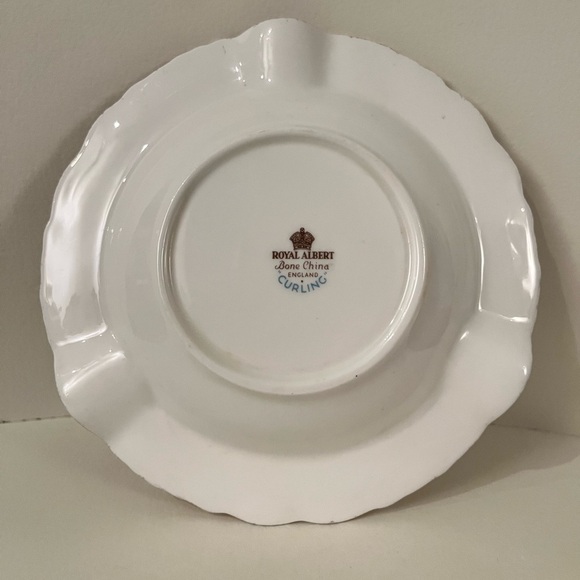 Royal Albert Bone China Curling Ashtray - Great Piece! - Picture 2 of 6